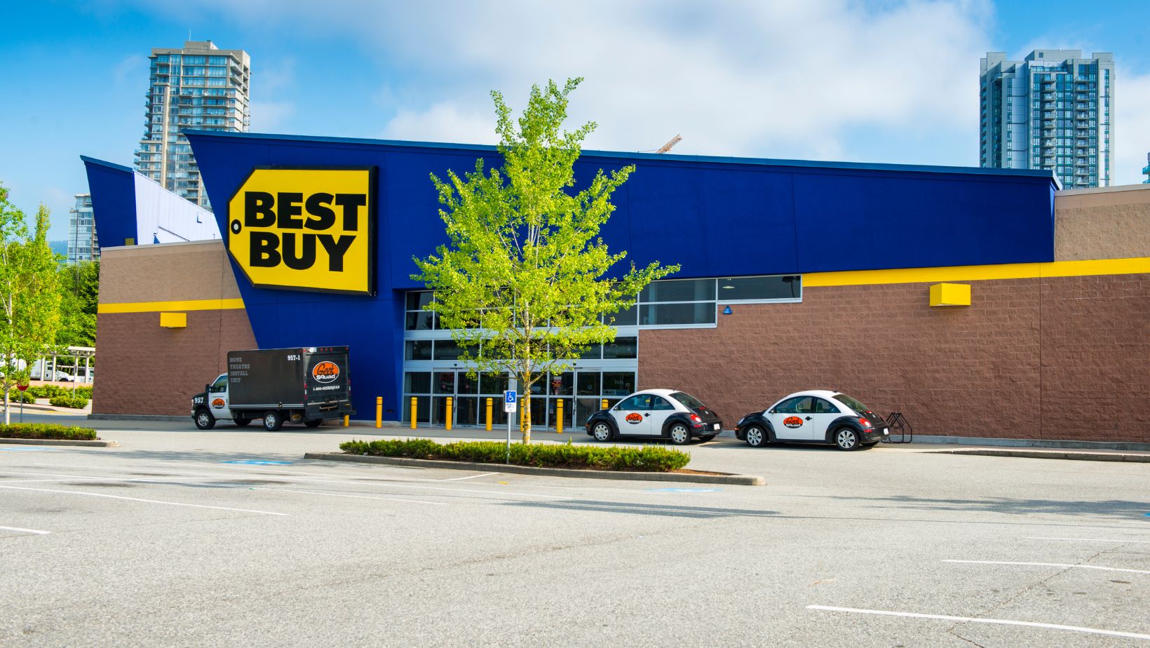 One of Stanislaus County’s Best Buy stores is closing. Here’s why, when
