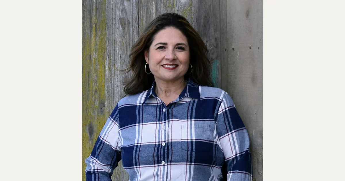 Marie Alvarado-Gil in her California State Senate portrait from 2022