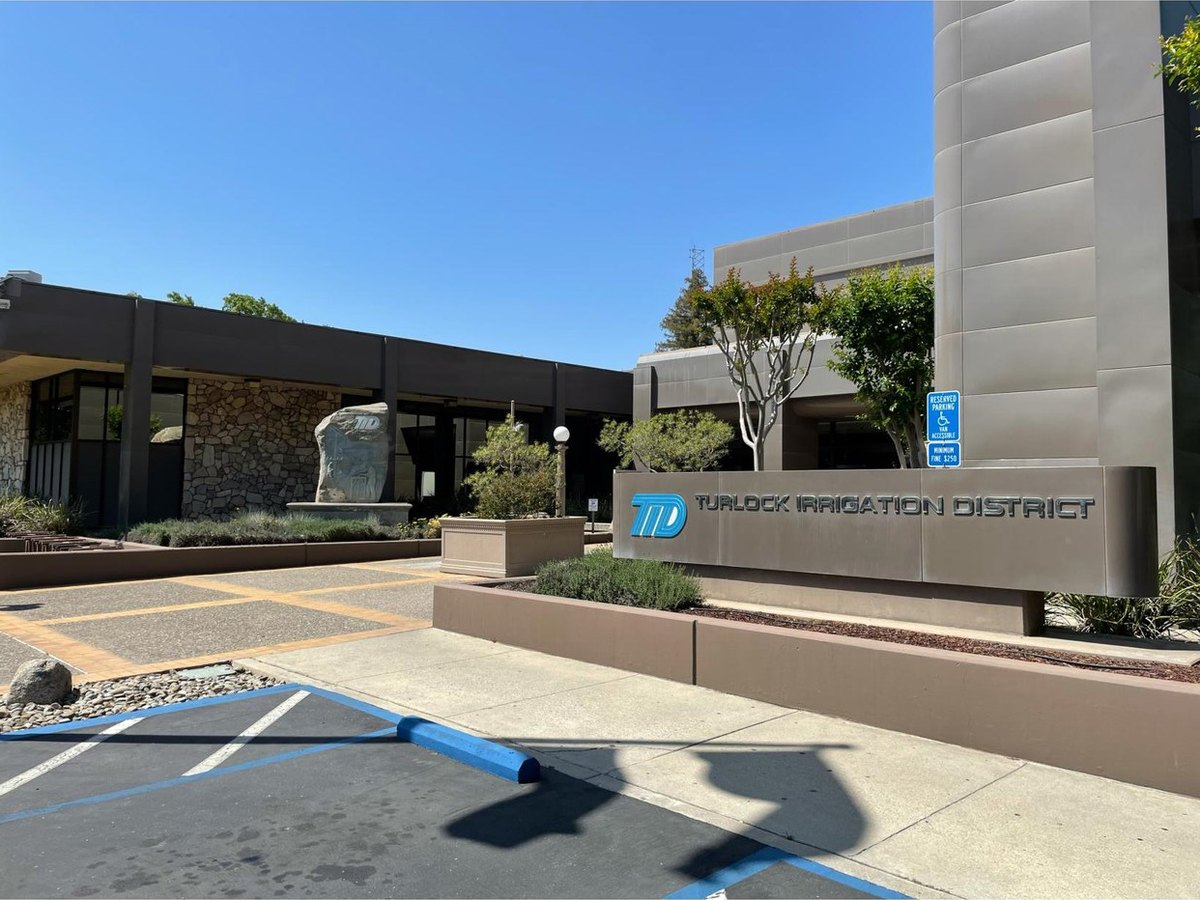 Turlock Irrigation District office entrance and district sign in Turlock