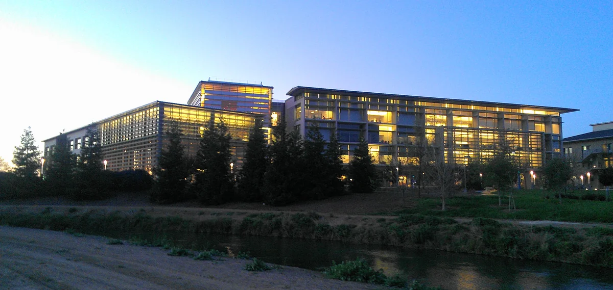 UC Merced’s Kolligian Library building and campus plaza in March 2013.